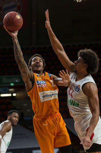 表现出色 表现出色